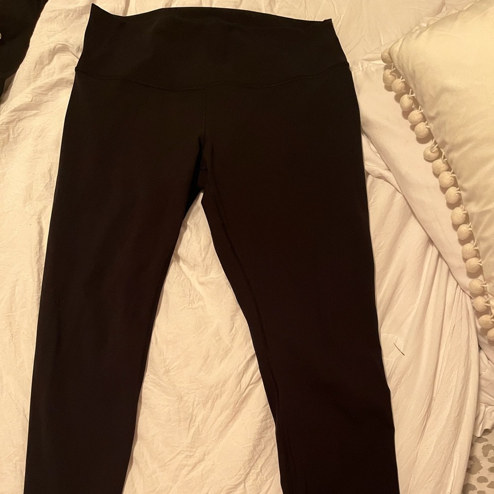 Women Lululemon Wunder Under leggings